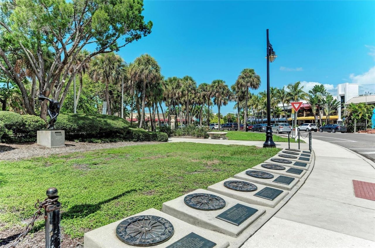 1100 Benjamin Franklin Drive , Unit 305, Sarasota, FL 34236 Photo