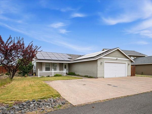 512 SE Ponderosa Drive, Madras, OR 97741