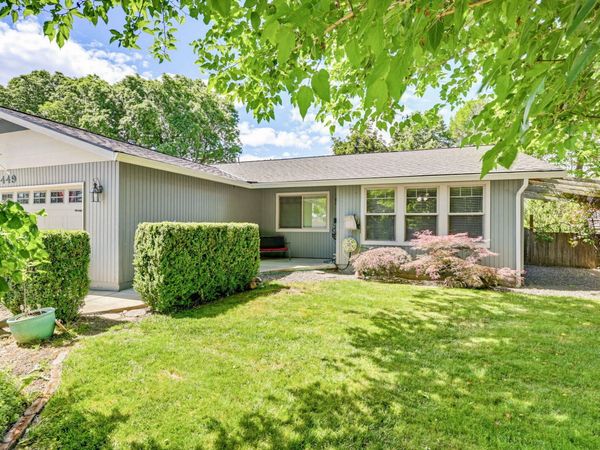 449 Teakwood Drive, Eagle Point, OR 97524