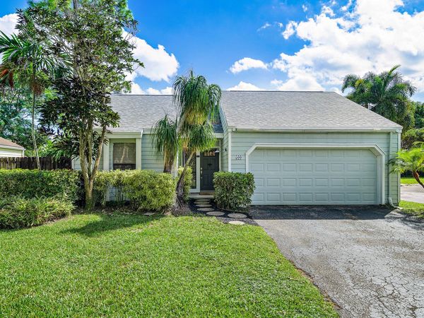 500 Oak Shadow Way, Wellington, FL 33414