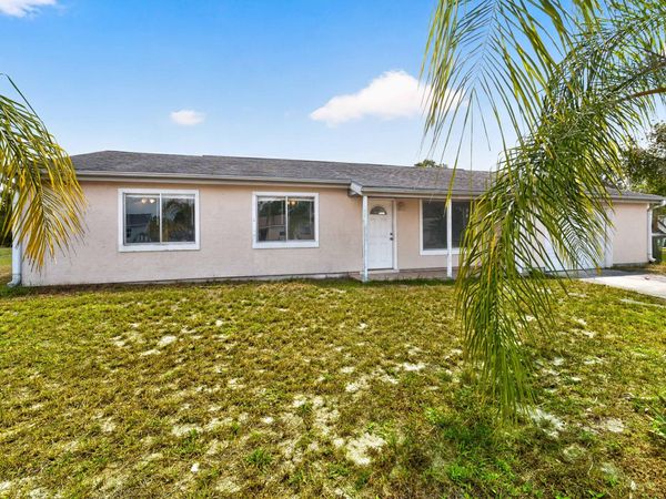261 SW Cherryhill Road, Port St. Lucie, FL 34953