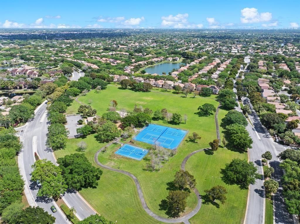 10615 NW 12th Court, Plantation, FL 33322 Photo