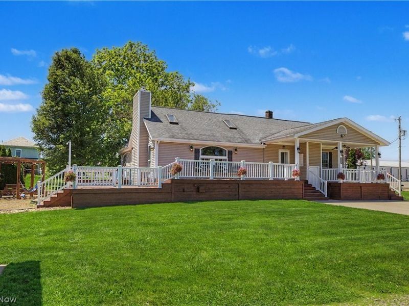 13292 Fairland Street NW, Massillon, OH 44647 Photo 2