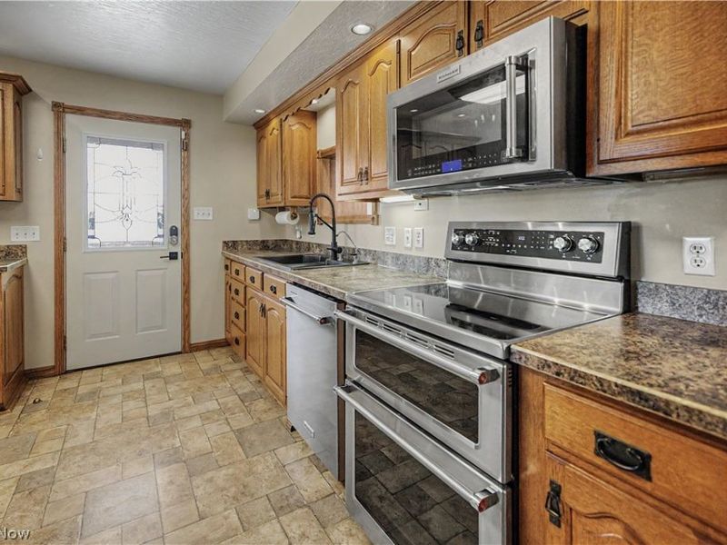 13292 Fairland Street NW, Massillon, OH 44647 Photo 6