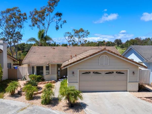 1394 Longfellow Rd, Vista, CA 92081