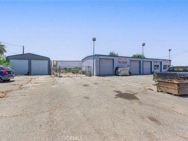 1450 W Main, Merced, CA 95340