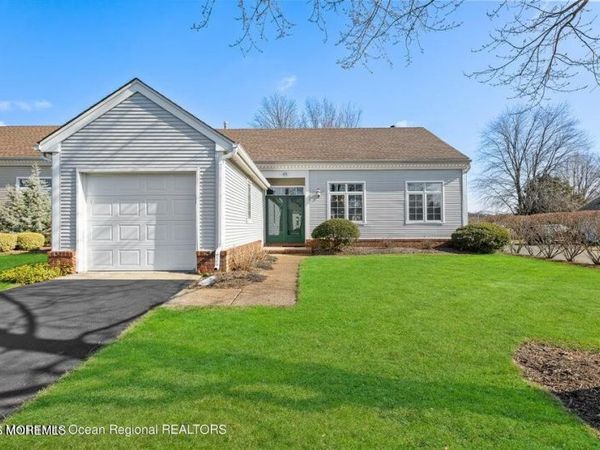 48 Rutland Lane, Monroe, NJ 08831