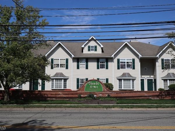 34 Chanda Ct, Clifton, NJ 07012
