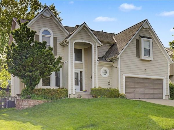 7228 Widmer Road, Shawnee, KS 66216