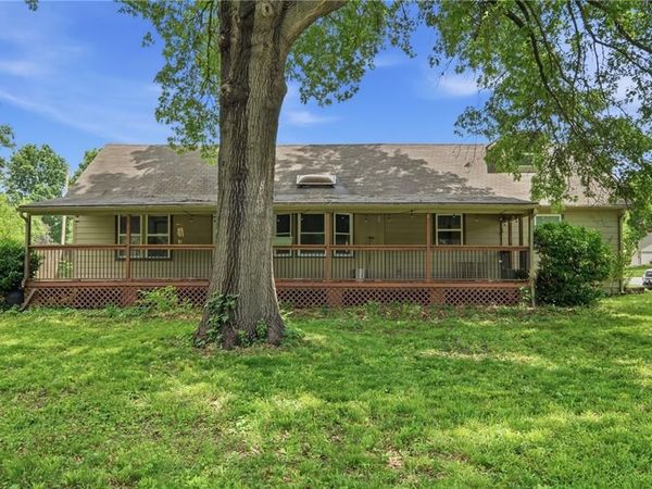 3209 N 155th Street, Basehor, KS 66007