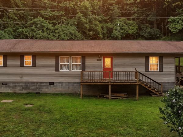 9639 Cumberland Road, Pound, VA 24279