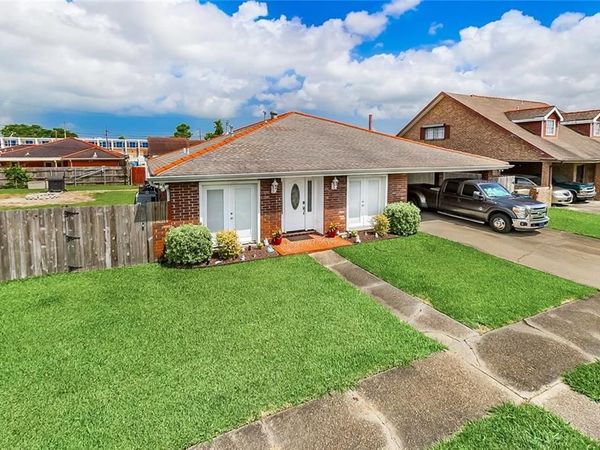 2709 JEAN LAFITTE Parkway , Chalmette, LA 70043