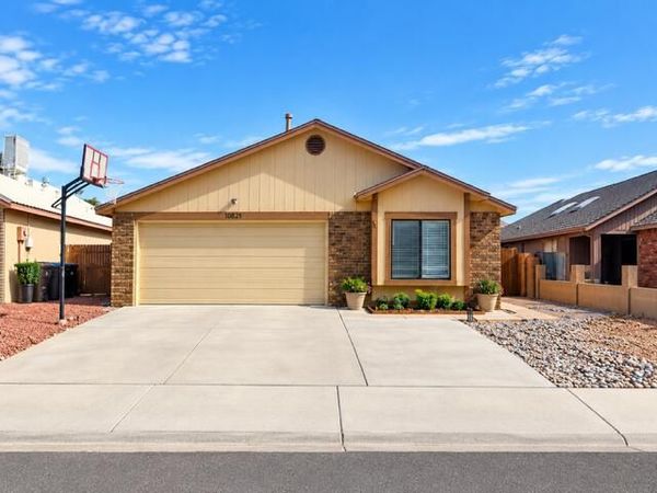 7719 San Augustine Street NW, Albuquerque, NM 87120