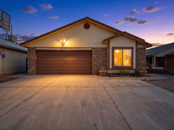 7719 San Augustine Street NW, Albuquerque, NM 87120