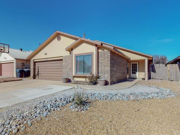 7719 San Augustine Street NW, Albuquerque, NM 87120