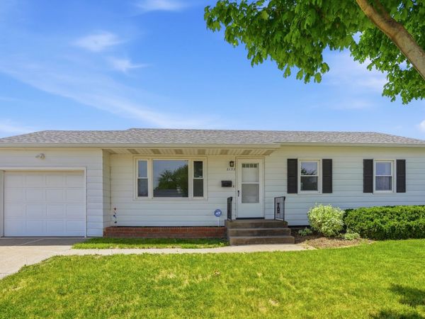 2132 N Elsie Avenue, Davenport, IA 52804