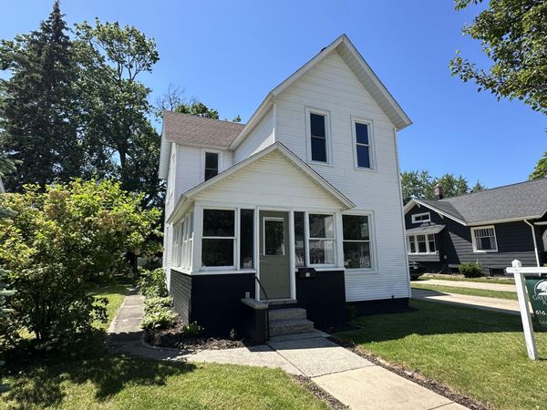 32 W Main Avenue, Zeeland, MI 49464