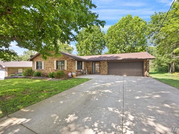2103 Golfview Drive , Collinsville, IL 62234