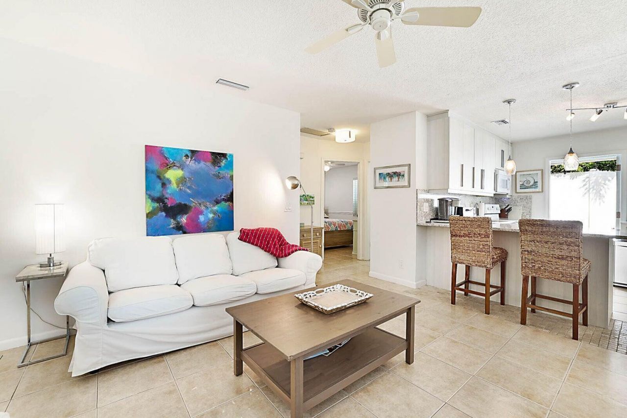 338 NE 7th Avenue, Unit A, Delray Beach, FL 33483 Photo