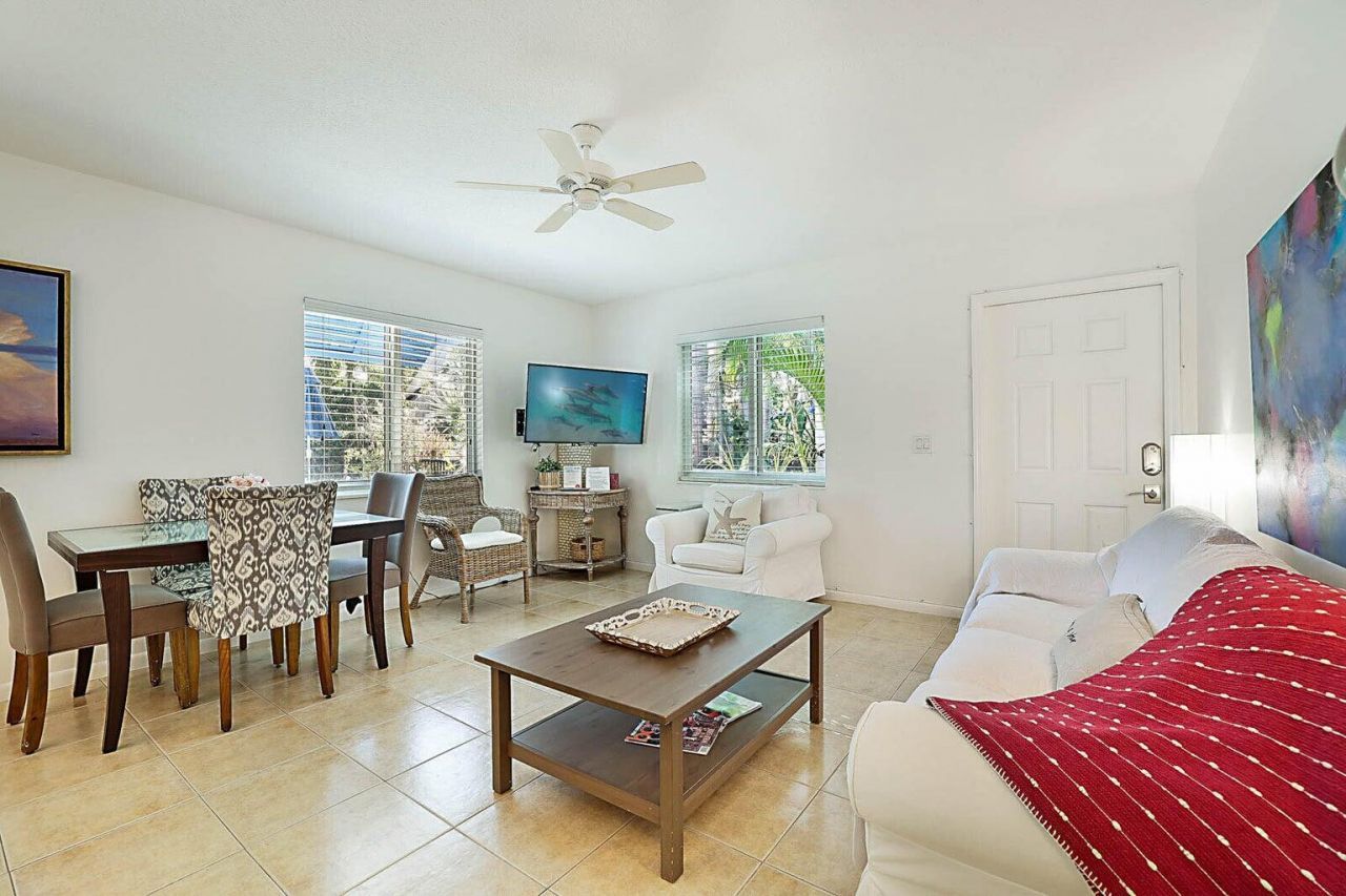 338 NE 7th Avenue, Unit A, Delray Beach, FL 33483 Photo