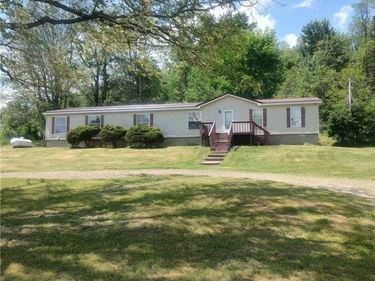 3211 Bay Road SE, Carrollton, OH 44615