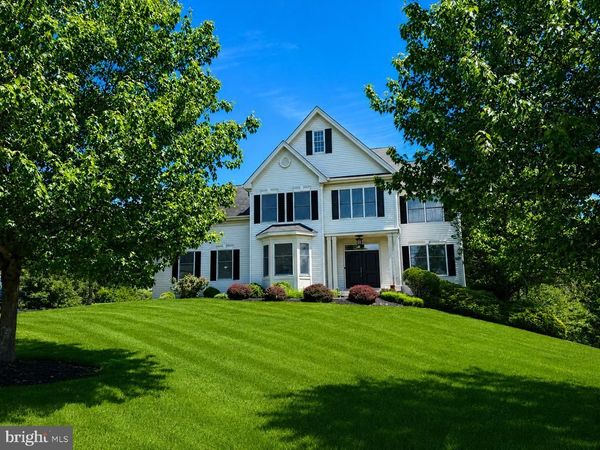 18 STEEPLEVIEW COURT, LAMBERTVILLE, NJ 08530