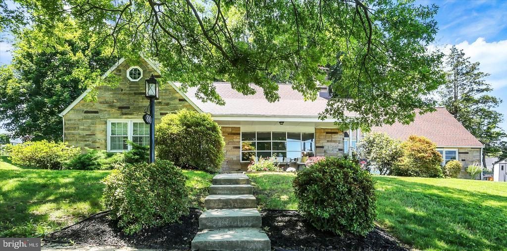 800 ALLEN ST, NEW CUMBERLAND, PA 17070