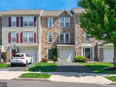 4079 HUCKLEBERRY DRIVE, CENTER VALLEY, PA 18034