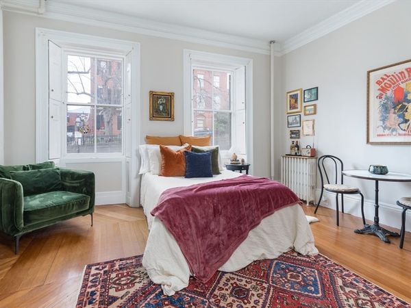 74 Mt Vernon St, Unit 1F, Boston, MA 02108