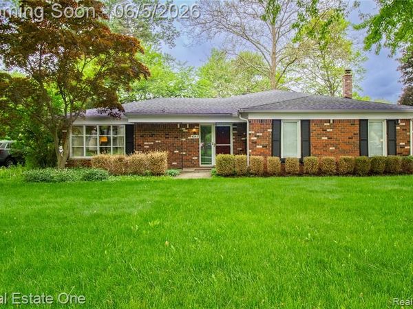 4243 FROSTWOOD Court , Troy, MI 48098