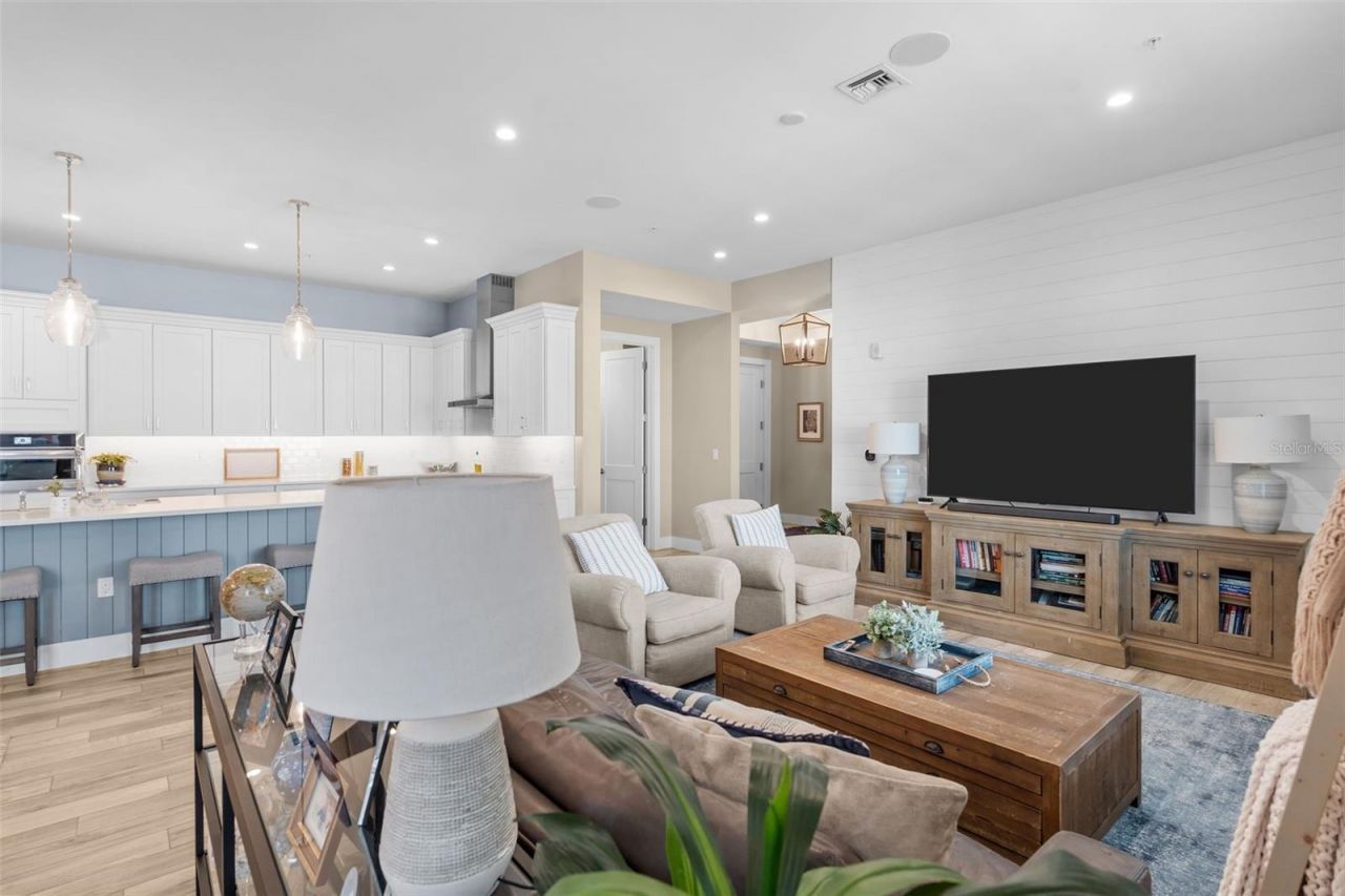 91 Davis Boulevard , Unit 204, Tampa, FL 33606 Photo