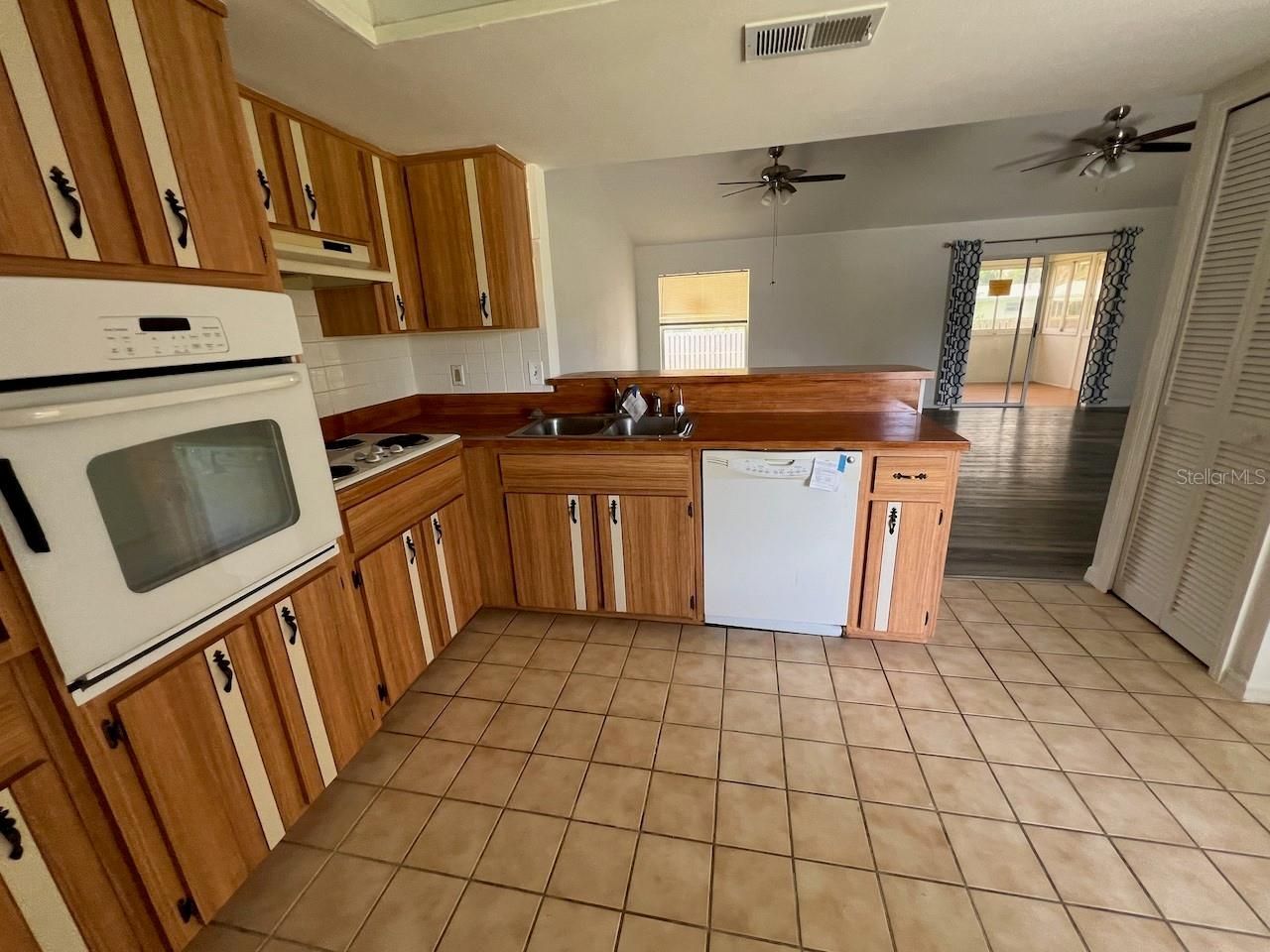2024 Lime Tree Drive, Edgewater, FL 32141 Photo