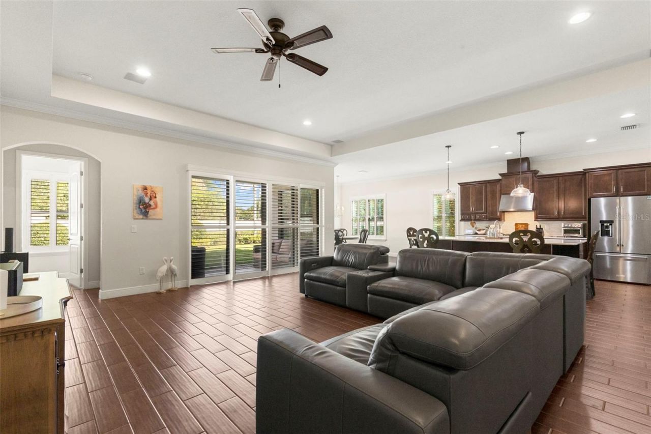 5134 Lakecastle Drive, Tampa, FL 33624 Photo