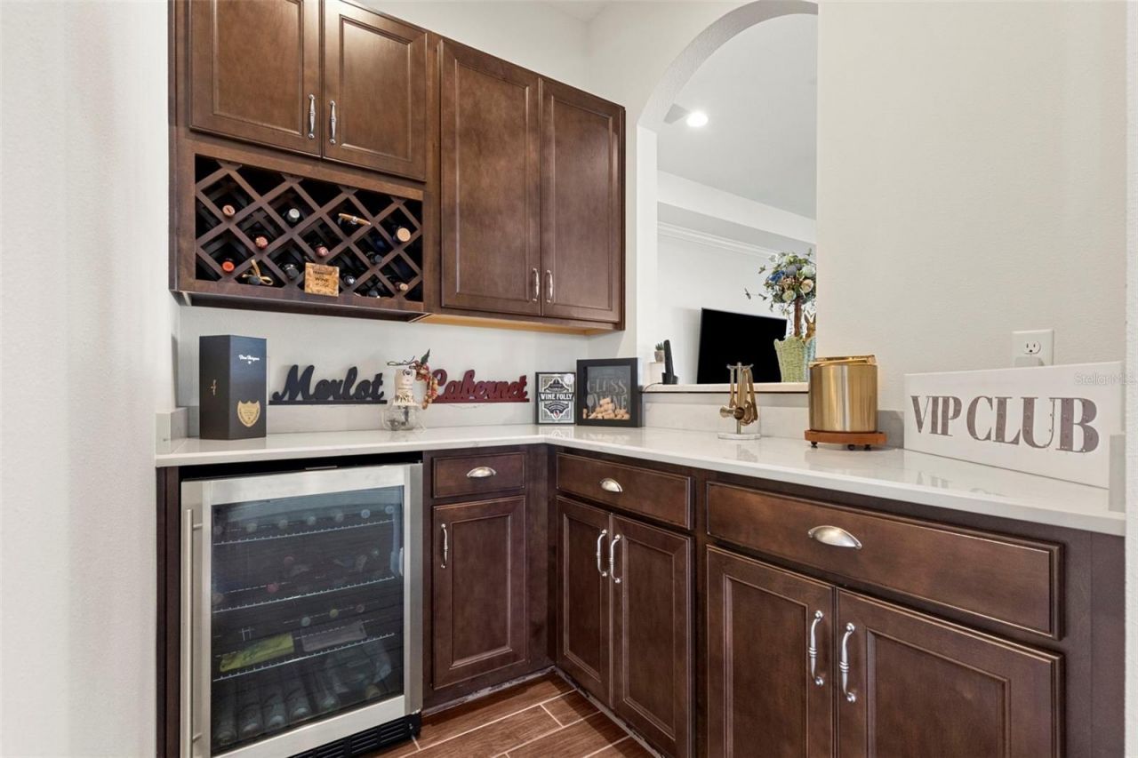 5134 Lakecastle Drive, Tampa, FL 33624 Photo