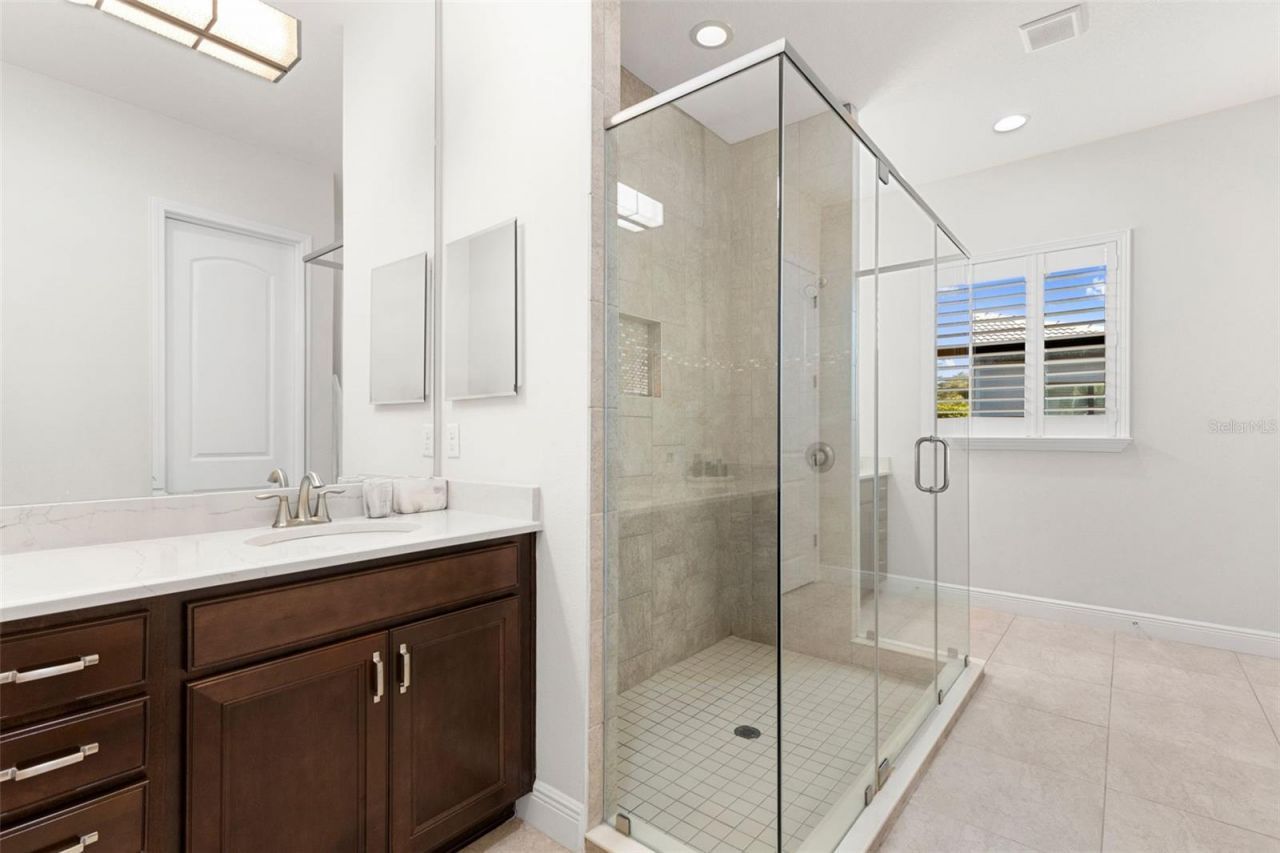 5134 Lakecastle Drive, Tampa, FL 33624 Photo