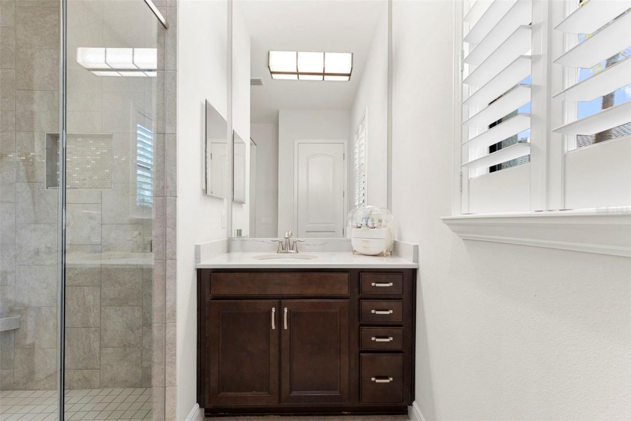 5134 Lakecastle Drive, Tampa, FL 33624 Photo