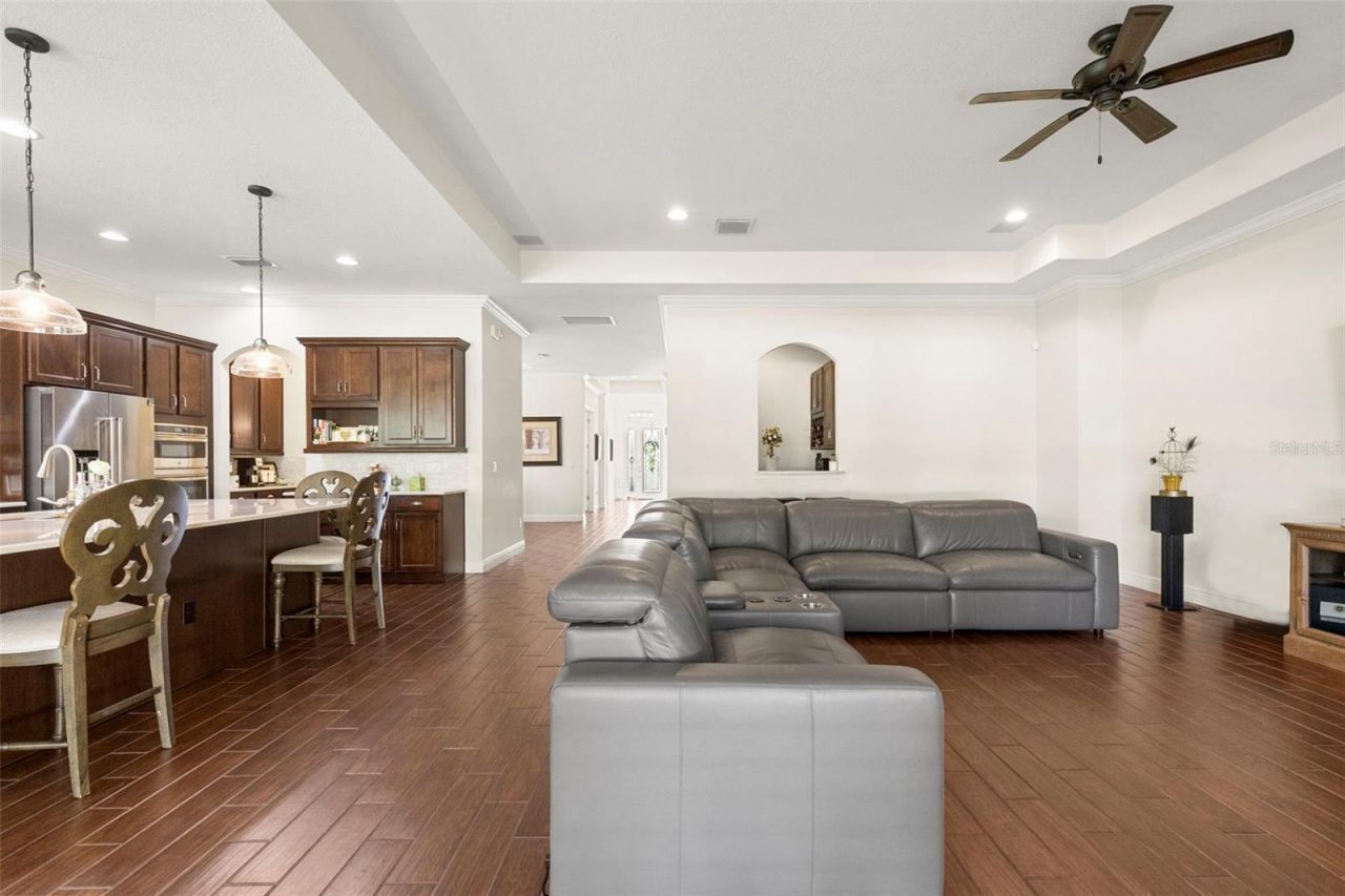 5134 Lakecastle Drive, Tampa, FL 33624 Photo