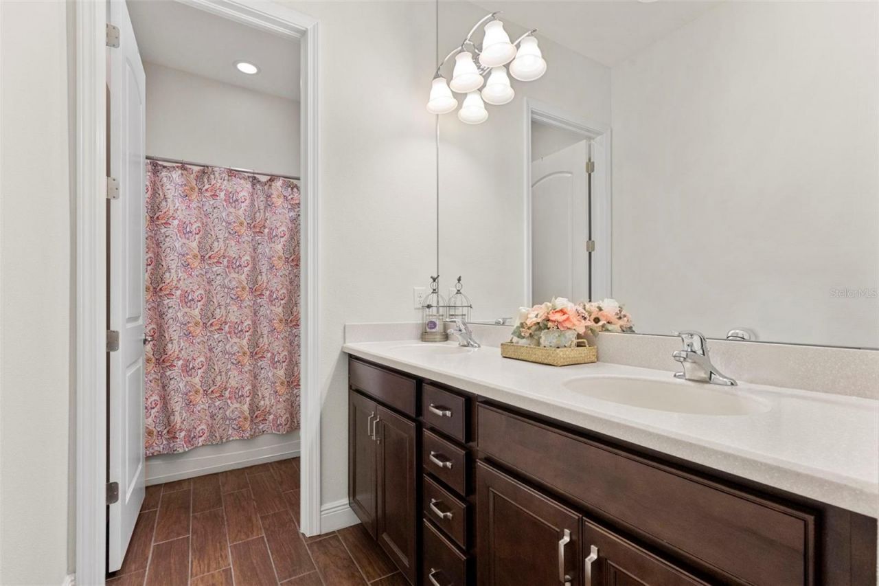 5134 Lakecastle Drive, Tampa, FL 33624 Photo