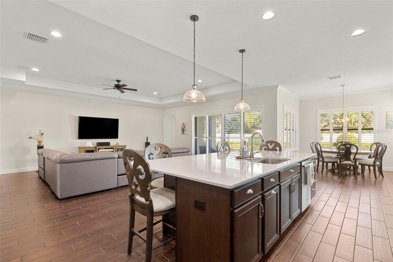 5134 Lakecastle Drive, Tampa, FL 33624 Photo