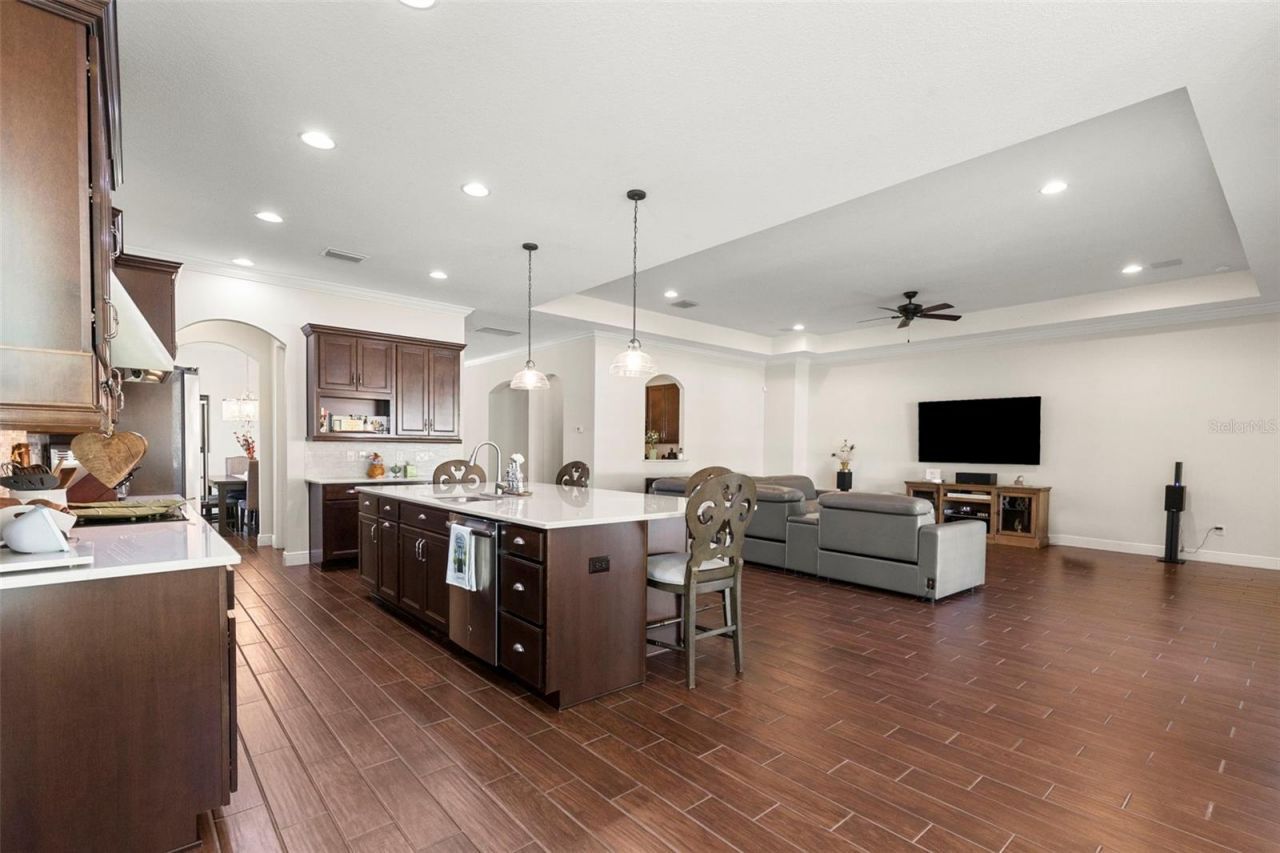 5134 Lakecastle Drive, Tampa, FL 33624 Photo
