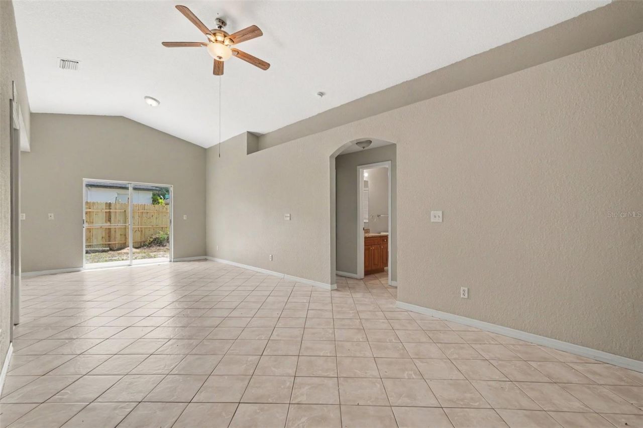 1915 E Mcberry Street , Tampa, FL 33610 Photo