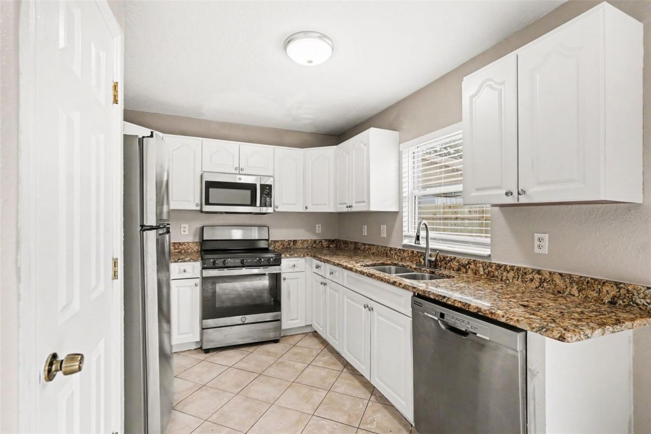 1915 E Mcberry Street , Tampa, FL 33610 Photo