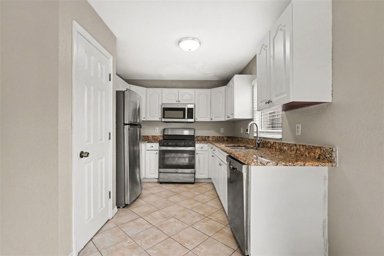 1915 E Mcberry Street , Tampa, FL 33610 Photo