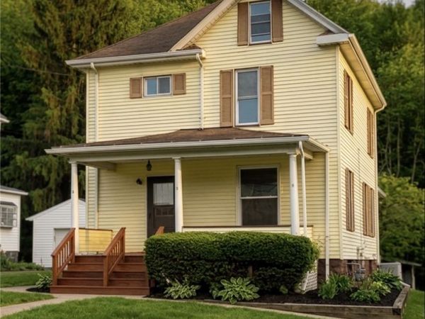 511 Portersville Rd , Ellwood City, PA 16117
