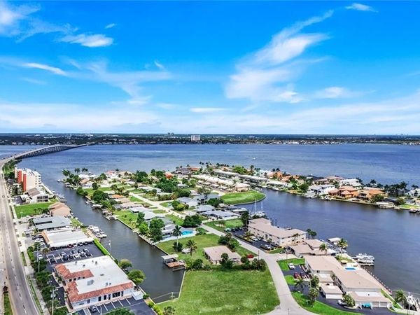 1714 Bikini CT, Unit 103, CAPE CORAL, FL 33904