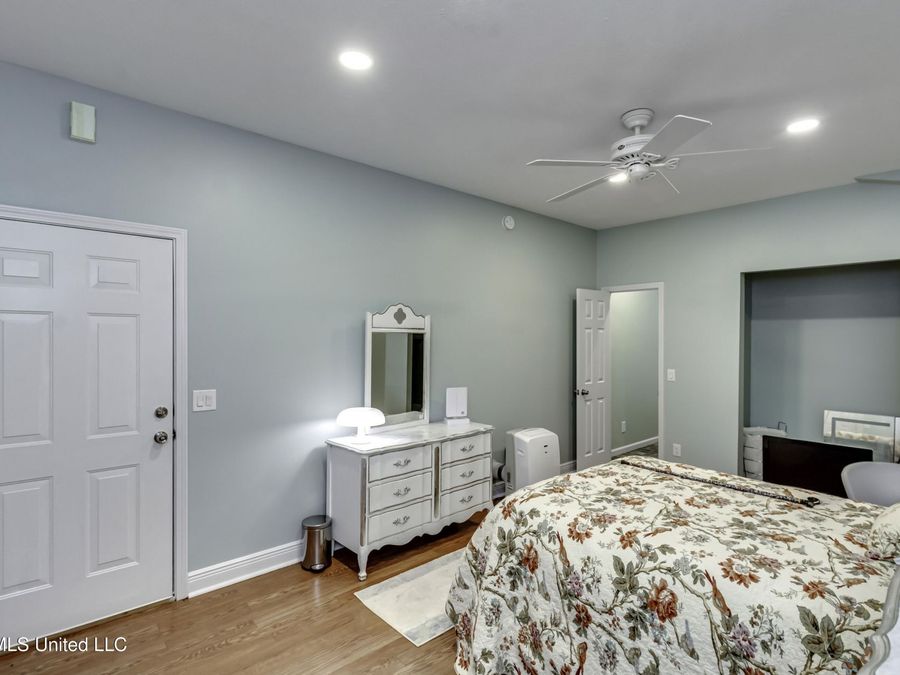 Property Image 94