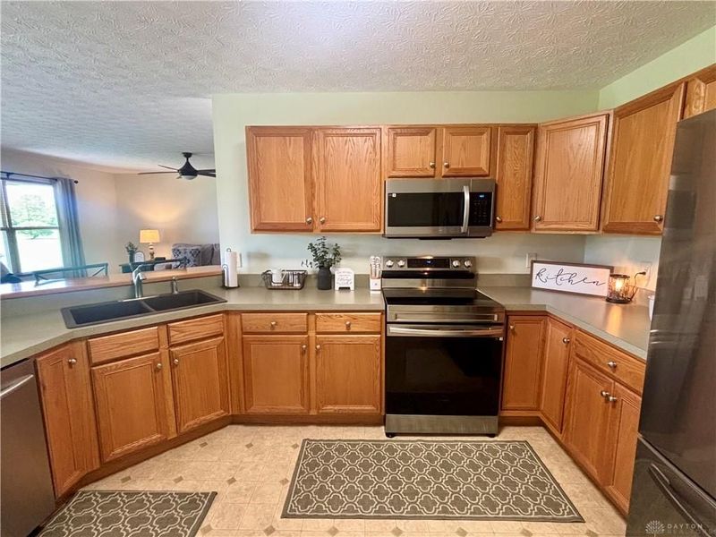 808 Lambert Drive, Piqua, OH 45356 Photo 3