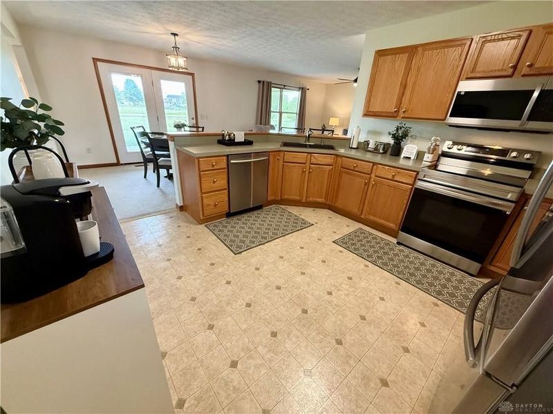 808 Lambert Drive, Piqua, OH 45356 Photo 4