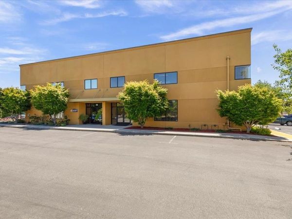 125 Hangar Way, Unit 110, Watsonville, CA 95076