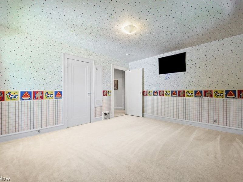 231 E Milton Street , Alliance, OH 44601 Photo 19